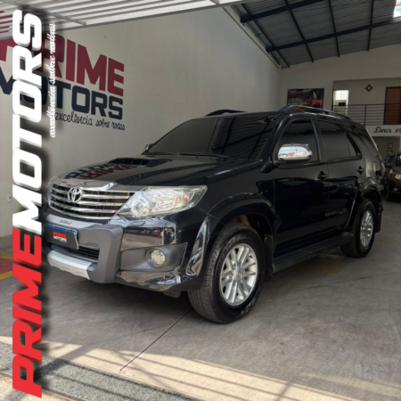 TOYOTA HILUX SW4 SRV 4x4 D-4D Ano 2013