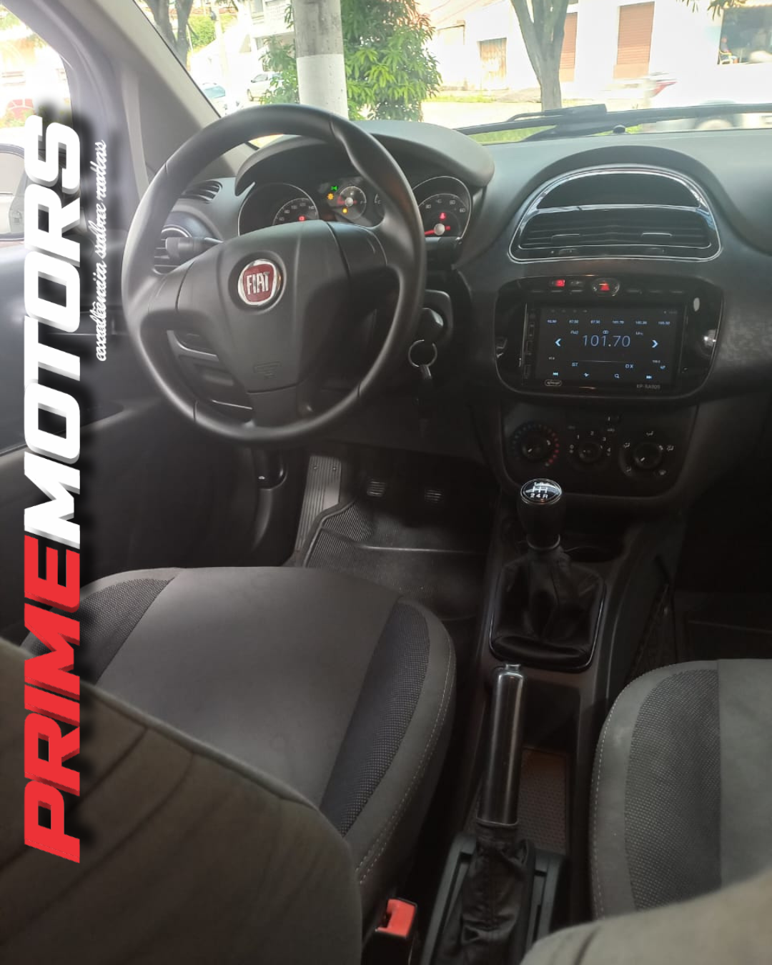 FIAT PUNTO 1.4 ATTRACTIVE COMPLETO Ano 2013 - Image 11