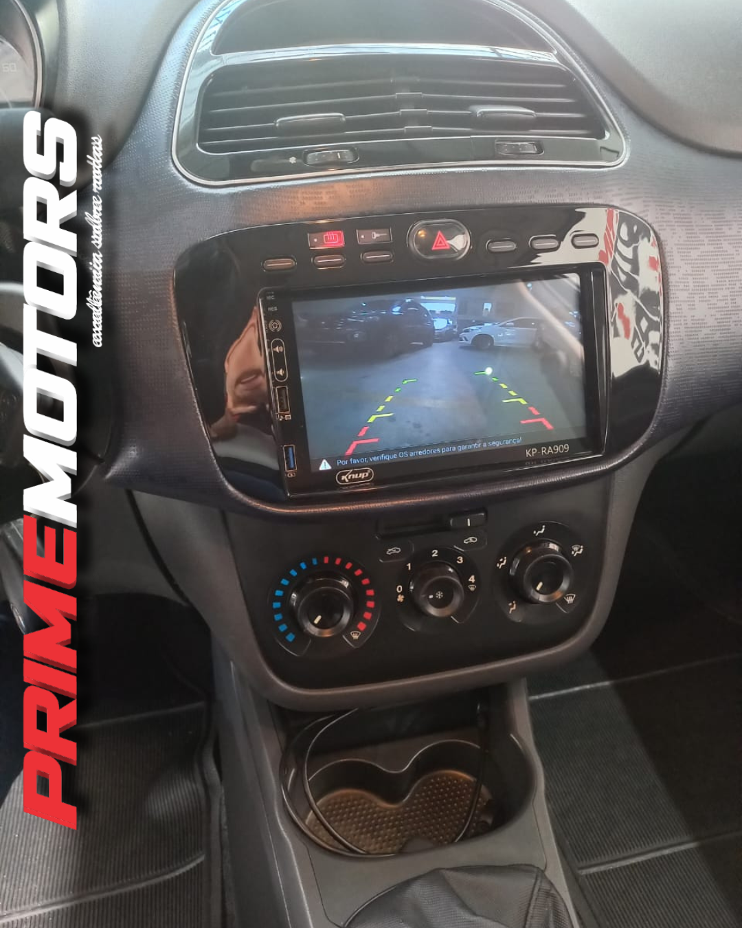 FIAT PUNTO 1.4 ATTRACTIVE COMPLETO Ano 2013 - Image 3