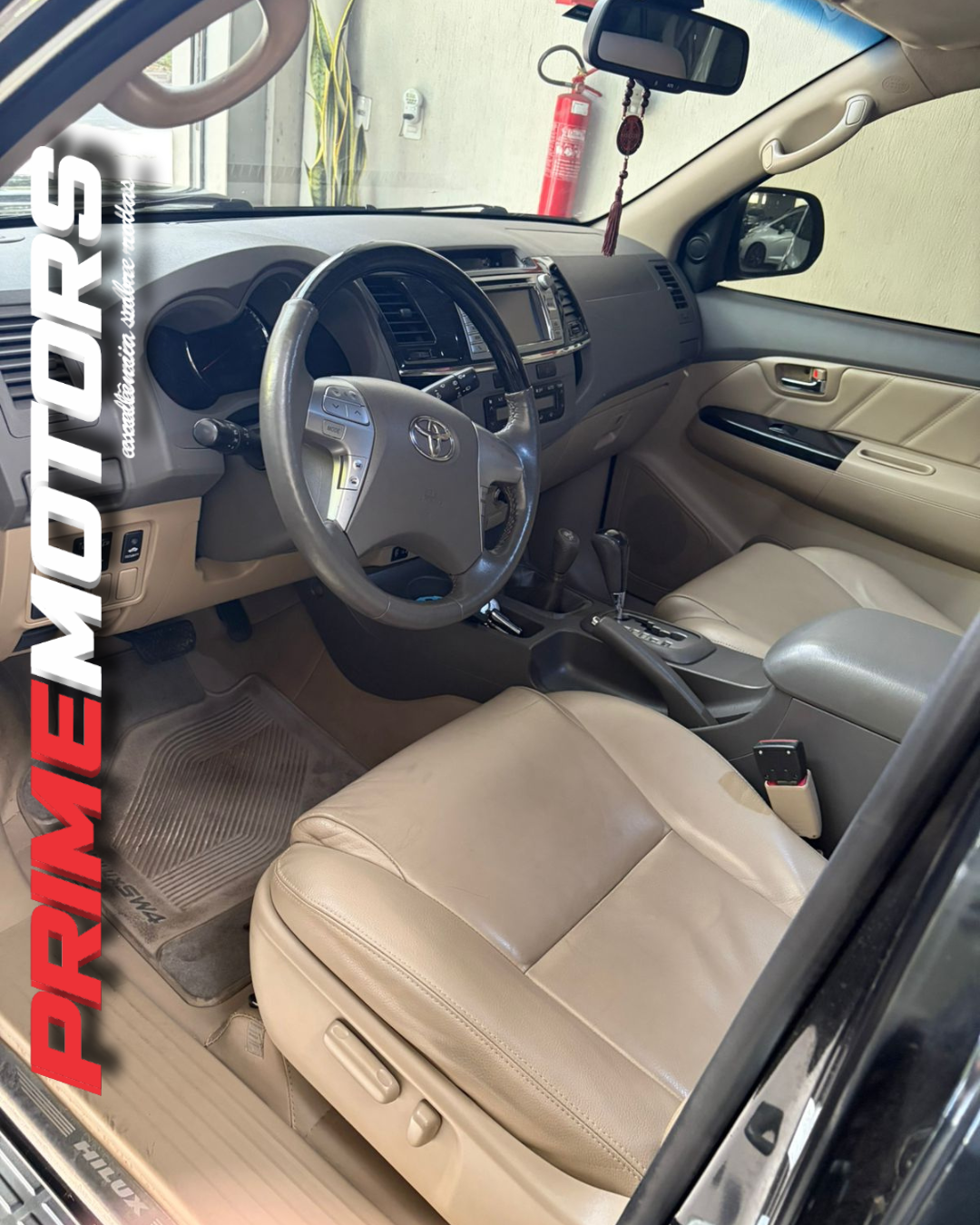TOYOTA HILUX SW4 SRV 4x4 D-4D Ano 2013 - Image 9