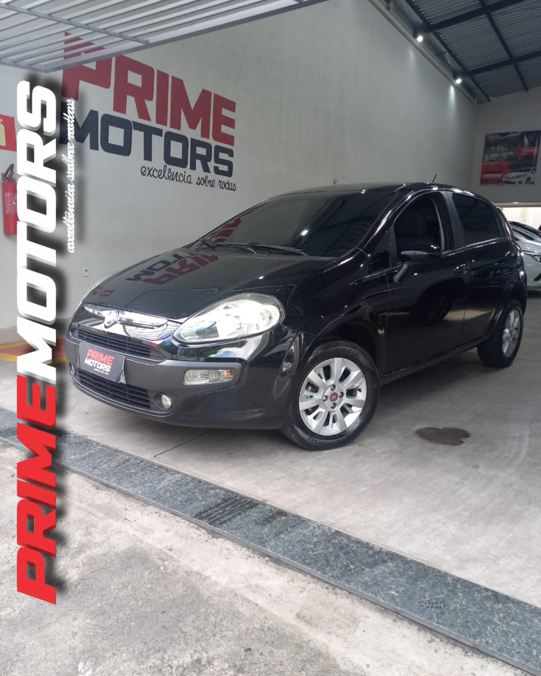 FIAT PUNTO 1.4 ATTRACTIVE COMPLETO Ano 2013
