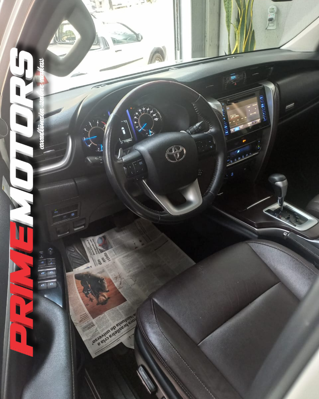 TOYOTA HILUX SW4 SRX DIESEL AUT. Ano 2018 - Image 10