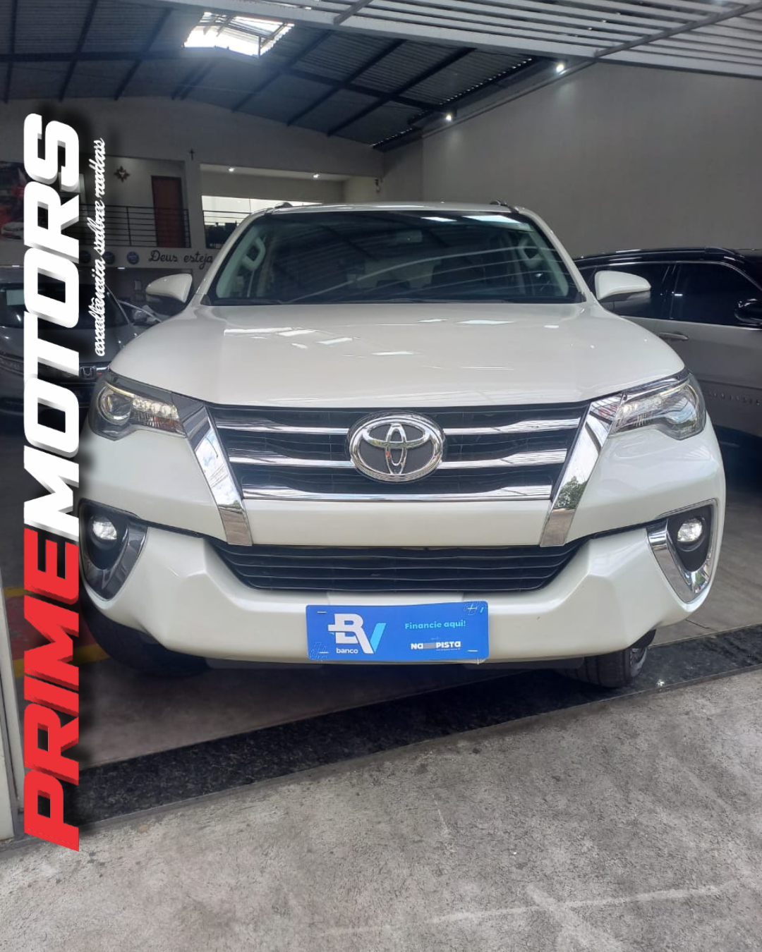 TOYOTA HILUX SW4 SRX DIESEL AUT. Ano 2018 - Image 9