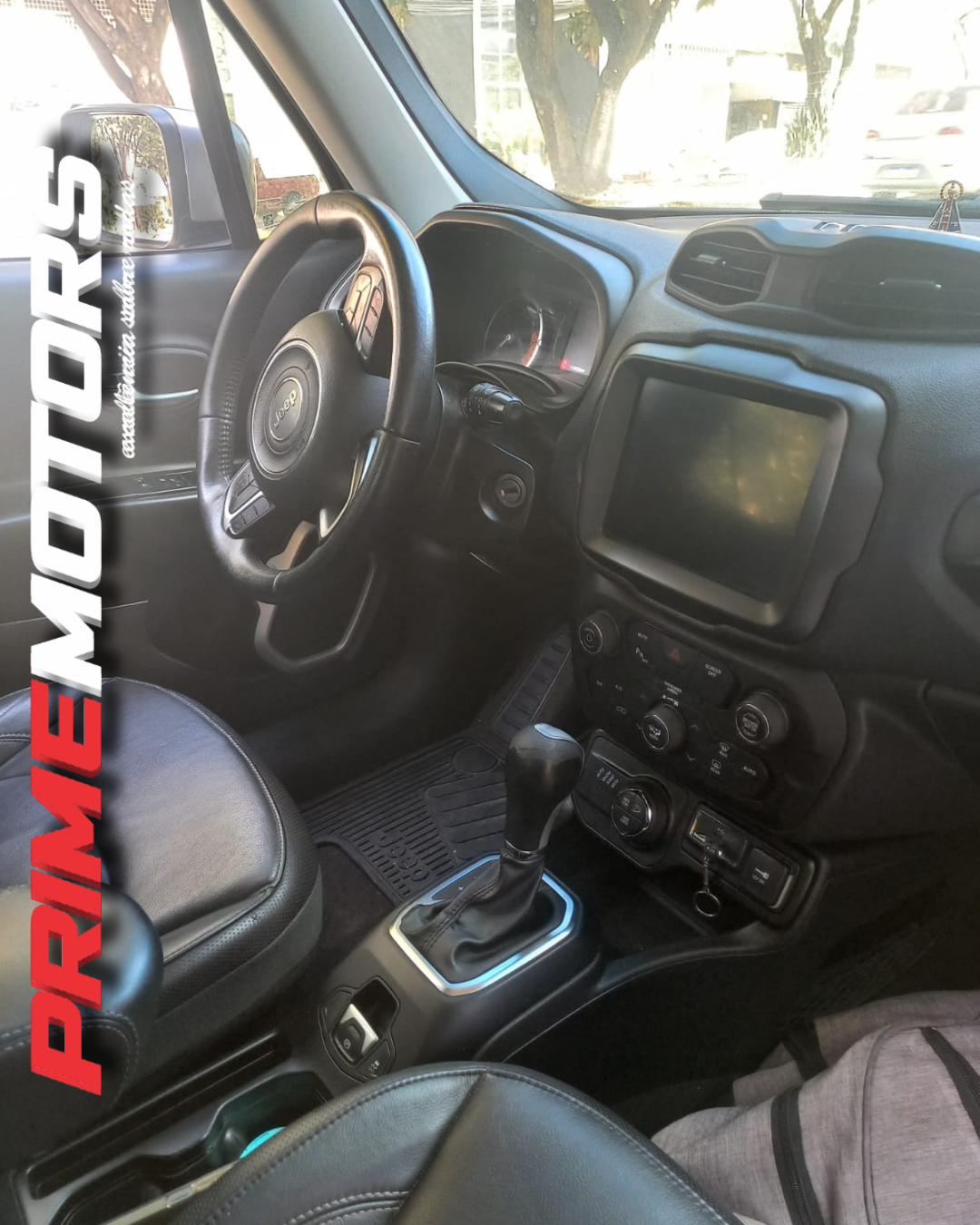 JEEP RENEGADE LONGITUDE AUT. Ano 2019 - Image 6