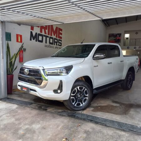 TOYOTA HILUX 4X4 2.8 TDI SRX DIESEL AUT. *SÓ 11.000 KM  Ano 2025